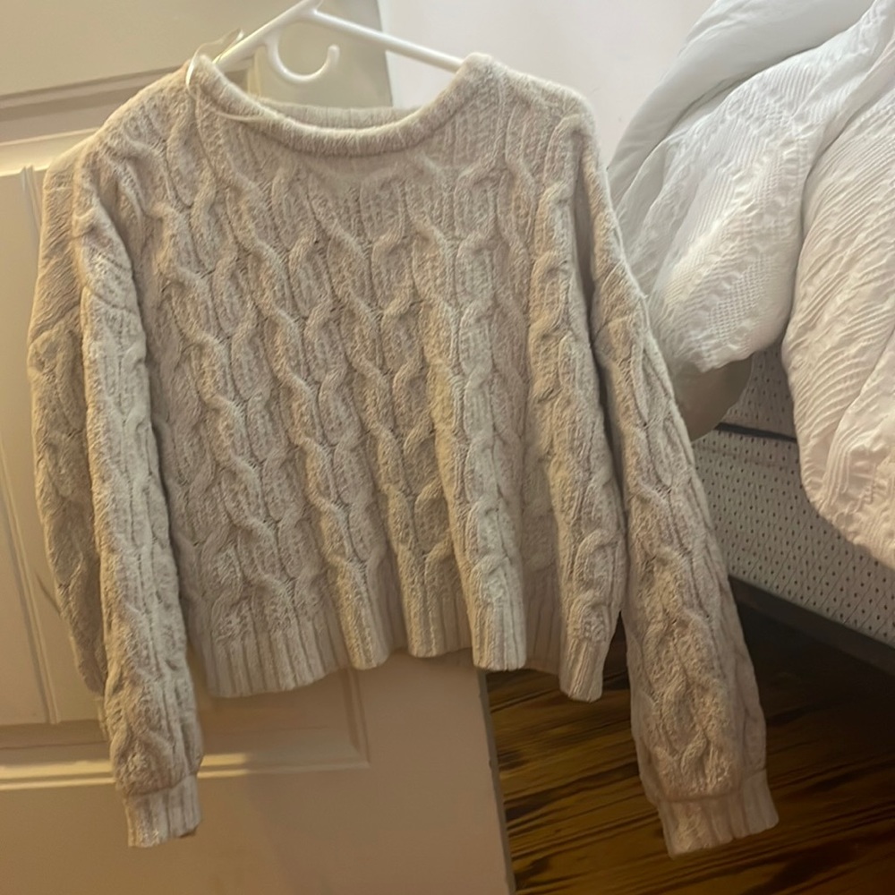 this sweater is so cute it’s one of my favorites but doesn’t fit anymore